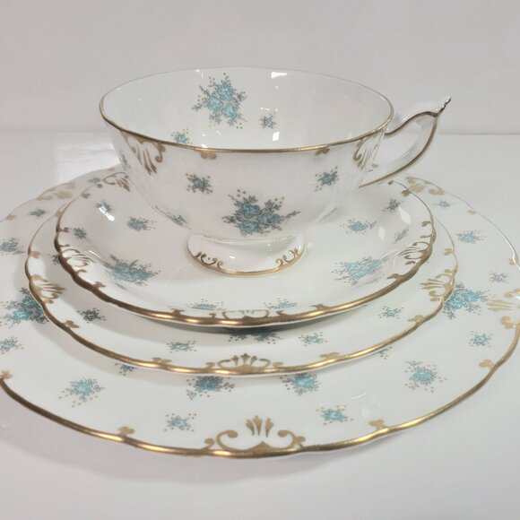Rare Royal Crown Derby A1216 (Kensington) 8-Piece Tea/Lunch Set for 2 • Turquois - Picture 6 of 11